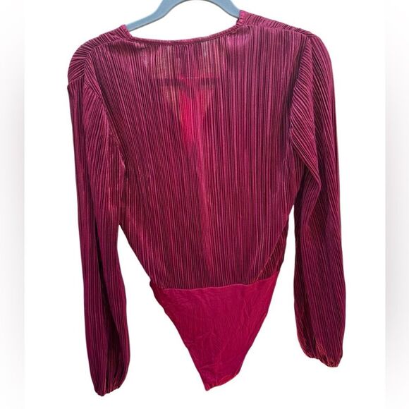 Bardot Women's Priscilla Shimmer Bodysuit In Deep Red Size XS - Picture 5 of 8